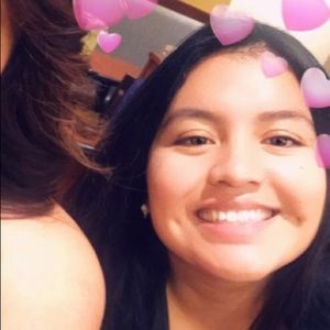 Meet your Posher, Lorena